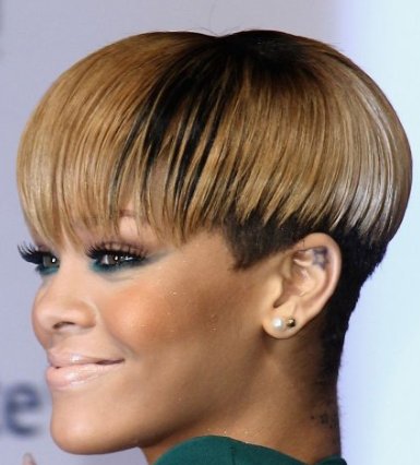 Do It Yoursel Quick And Easy Mushroom Bowl Cut Hairstyle.